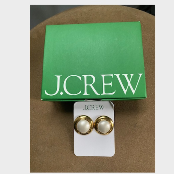 JCREW Domed Pearl Stud Earrings - Picture 4 of 4